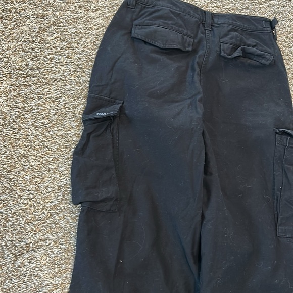 Aritiza TNA Supply Relaxed Cotton Adjustable Cargo Pant in Black - Picture 9 of 11